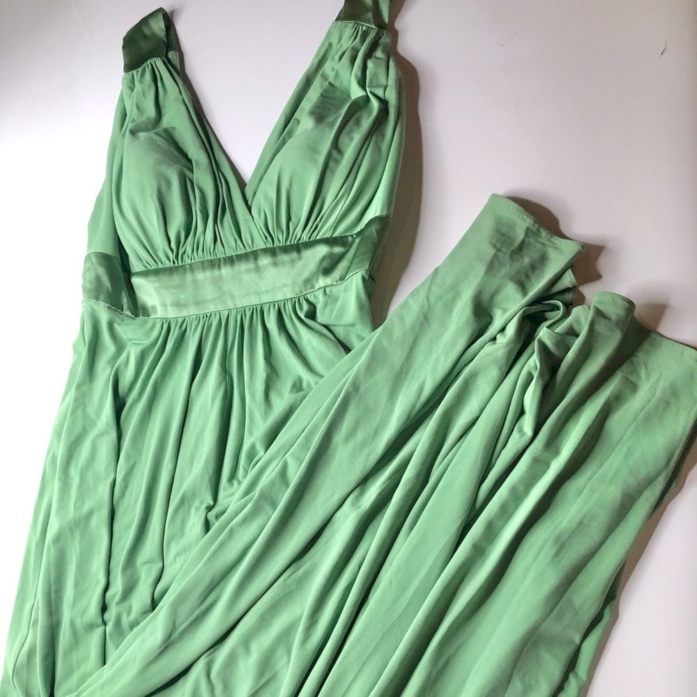 David’s Bridal Bridesmaid Dress Pastel Green Fairy Cottage Deep VNeck F13095, 4